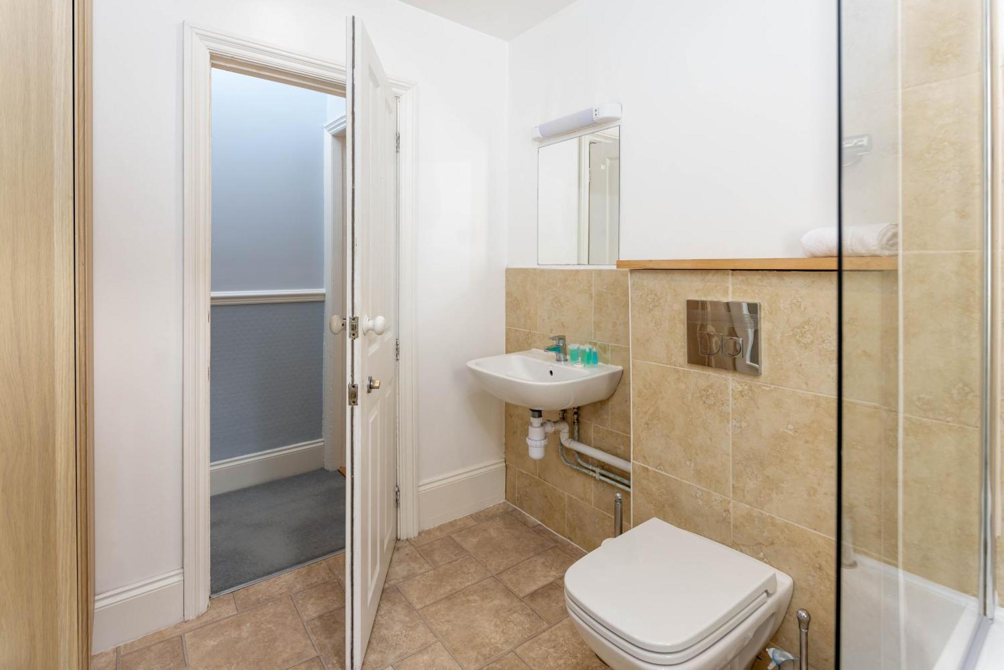 Air Host & Stay - Rockfield House - Sleeps 8 Liverpool Zewnętrze zdjęcie