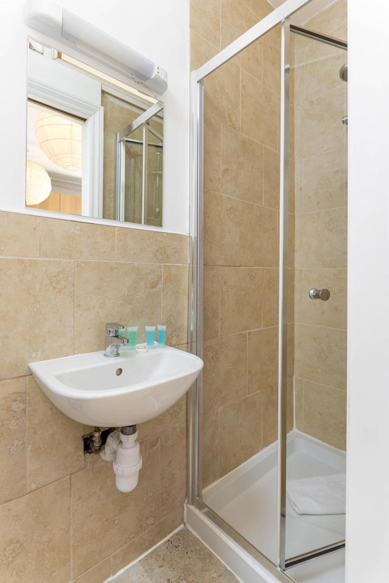 Air Host & Stay - Rockfield House - Sleeps 8 Liverpool Zewnętrze zdjęcie